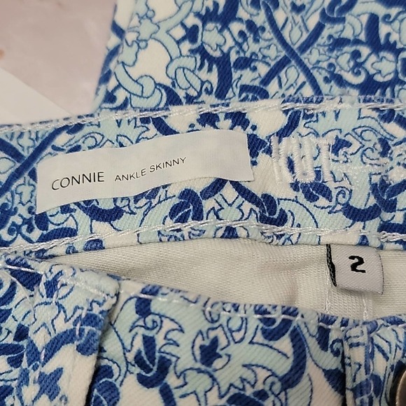 Kut from the Kloth Medallion Connie Ankle Skinny 2 - Picture 9 of 12